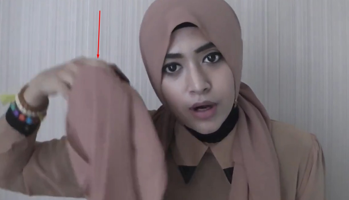 Cara Memakai Jilbab Panjang Semi Formal Ala Natasha Farani Hijab