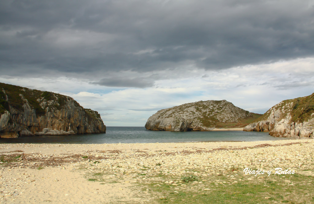 Playa Cuevas de Mar, Asturias