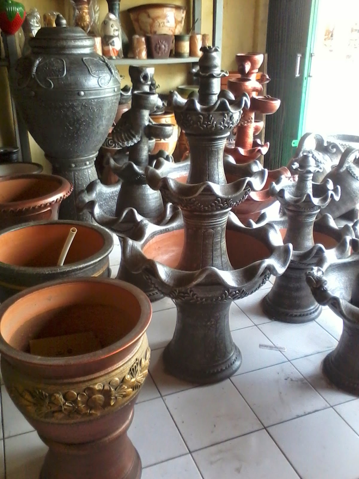 Jual Macam macam Gerabah Keramik  Pot Bunga Pot Clay 