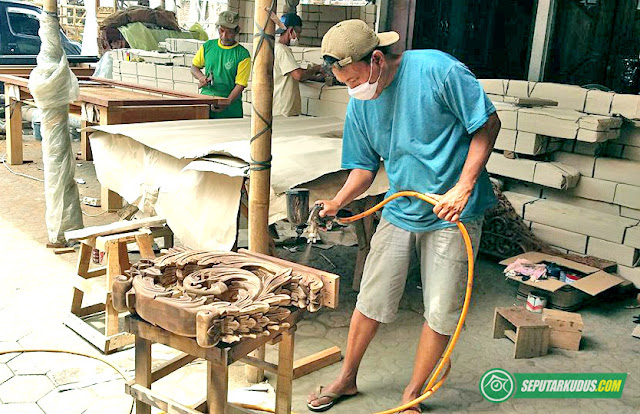 produk furnitur kayu jati