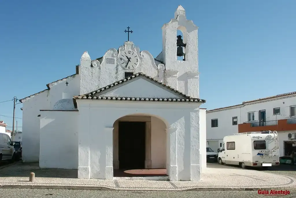 Igreja-Paroquial-de-Santa-Margarida-de-Peroguarda-com-o-guia-alentejo