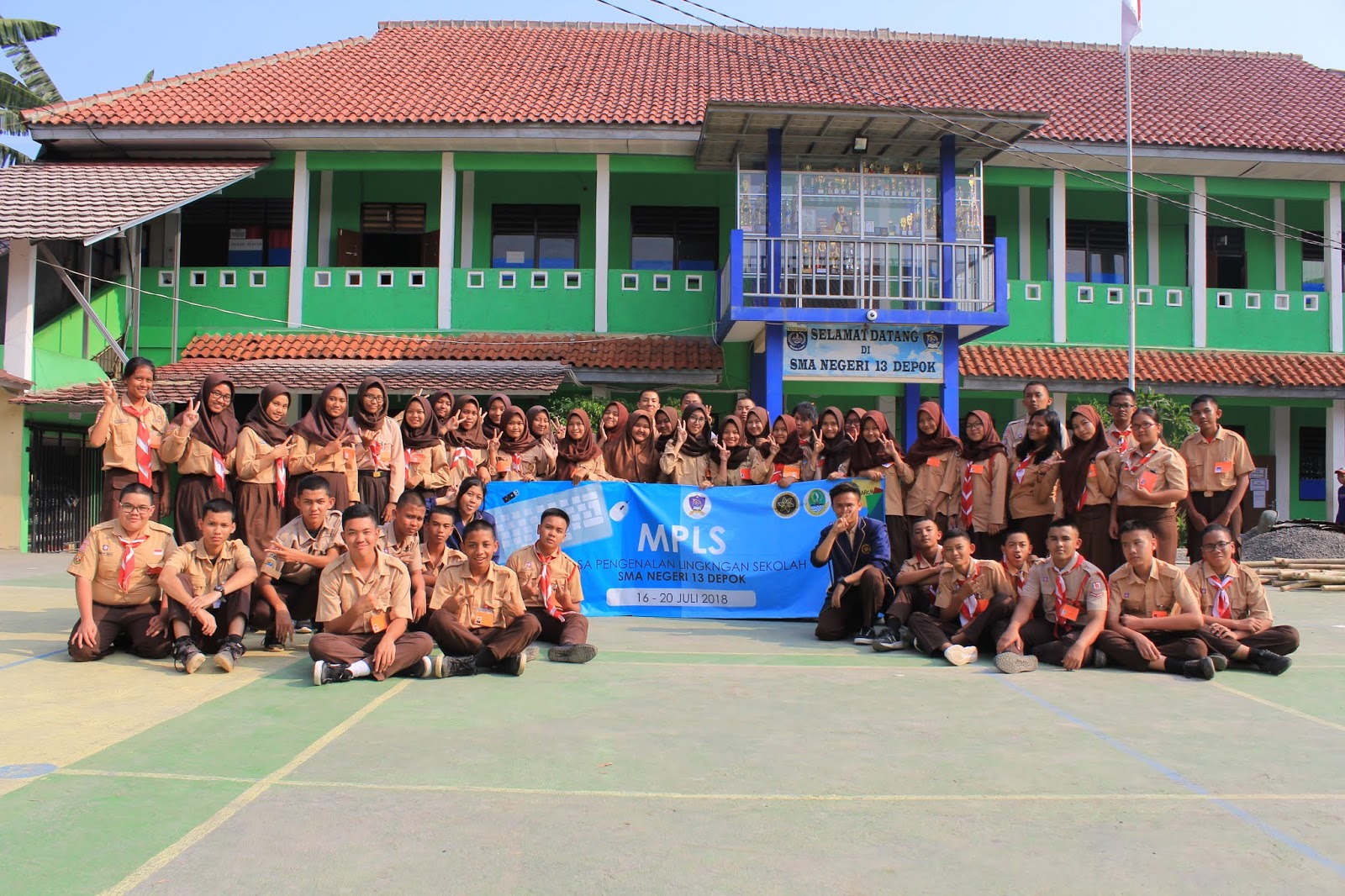 OSIS SMAN 13 DEPOK