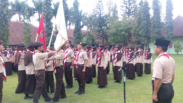 Ambalan Jenderal Soedirman dan Dewi Sartika pangkalan SMA Negeri 1 Rembang mengadakan upacara serah terima jabatan dewan ambalan.