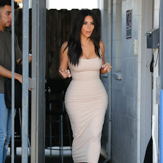 Kim Kardashian leaving the studio in Van Nuys June 3-2016 052.jpg