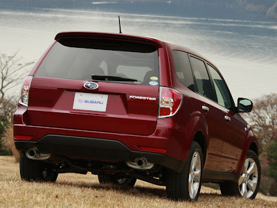 Subaru Forester back view red pictures