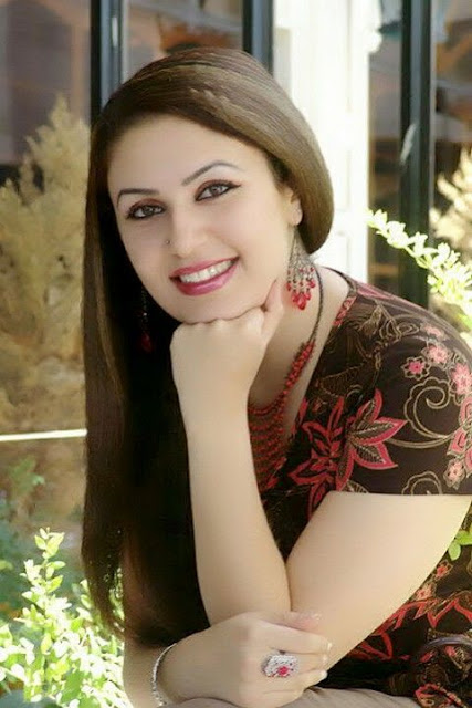 Breathless Pakistani Girls Pictures