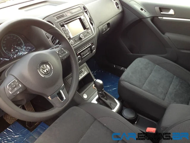 VW Tiguan 2013 - por dentro