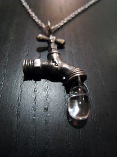 sustainable living find of the day: water necklace