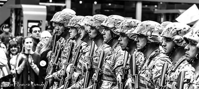 Desfile por el Bicentenario de la Independencia en Buenos Aires.