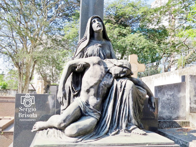 Raphael Galvez - Escultura Pietá - Família Nicodemo Sangiuliano - Cemitério da Consolação