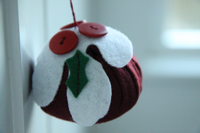 Christmas Craft Ideas On Modern Country Style: Make Your Own Felt Christmas Pudding