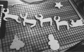 Christmas biscuits http://laura-honeybee.blogspot.com/2015/12/christmas-cooking-with-kids.html