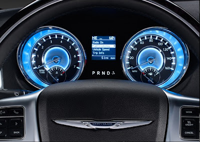 2011 Chrysler 300C first review details and new beauty headlights