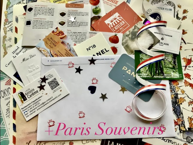 Photo Paris letter envelope with souvenirs of Paris