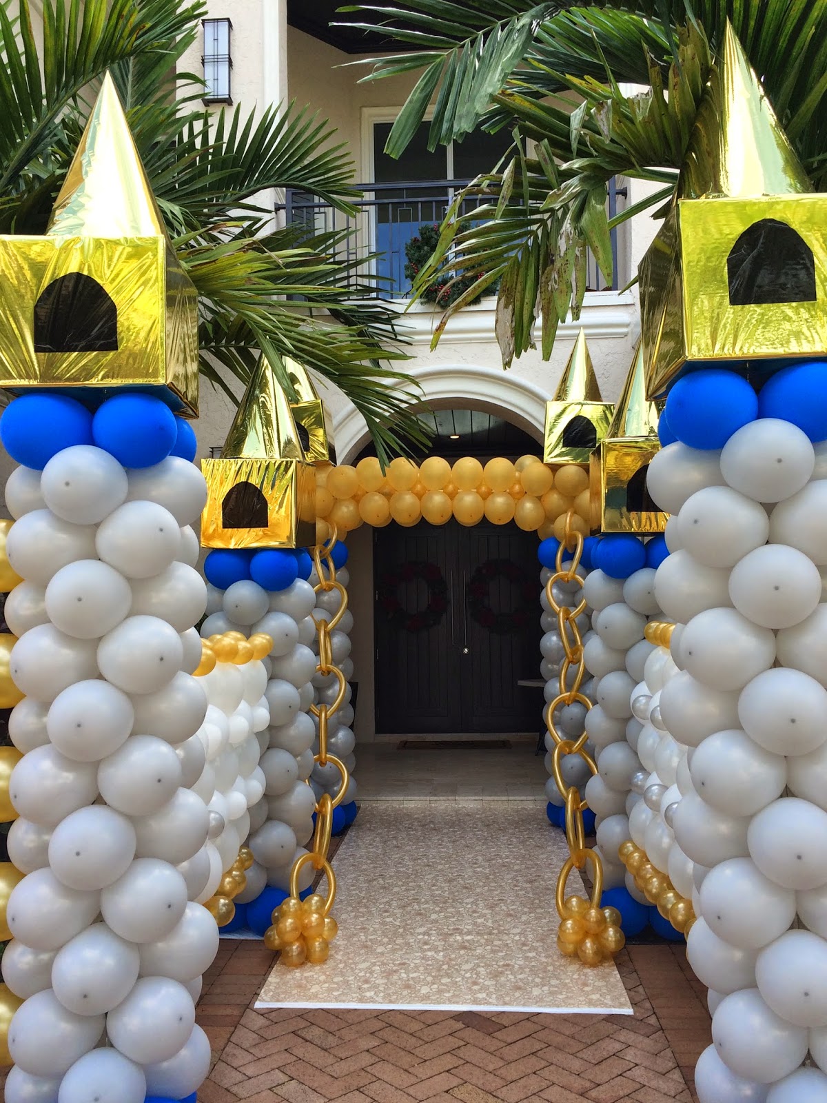  Princess & prince themed balloon arch, balloon column, balloon decoration, balloon wall
