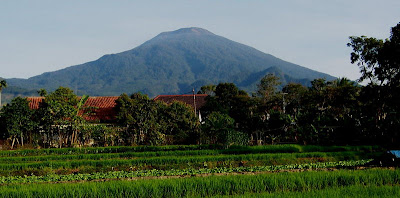 5 Gunung Angker Di Jawa [ www.BlogApaAja.com ]