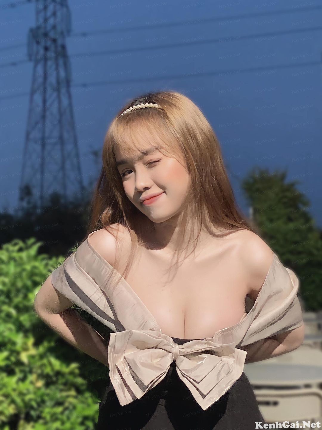 Phương Vy: Nóng hổi vừa thổi vừa xem.