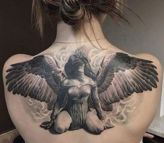 Tatuajes de ángeles femeninos