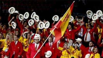 desfile inauguración Olimpiadas Londres 2012 Pau Gasol abanderado de España trajes Bosco