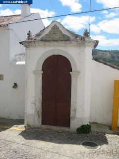 OGIVAL DOORS / Portas Ogivais, Castelo de Vide, Portugal