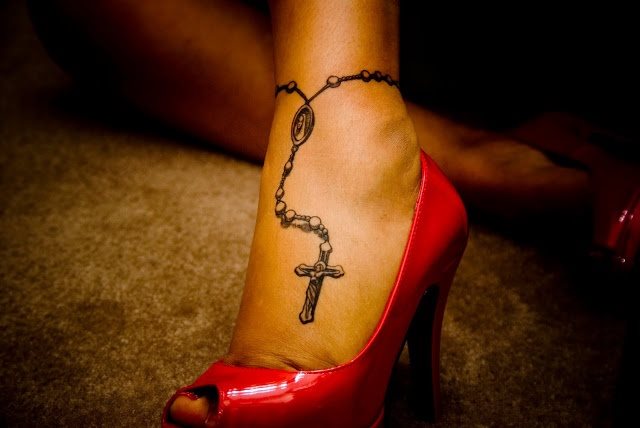 tatuagens femininas para os pés