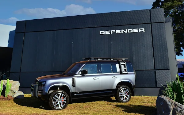 Novo Land Rover Defender em exposição na Agrishow 2024