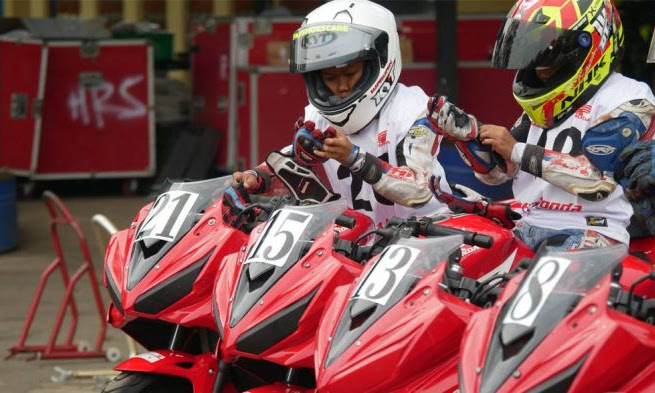 Sobat Ingin Jadi Pembalap Tim Astra Motor Racing Team? Begini Caranya!!