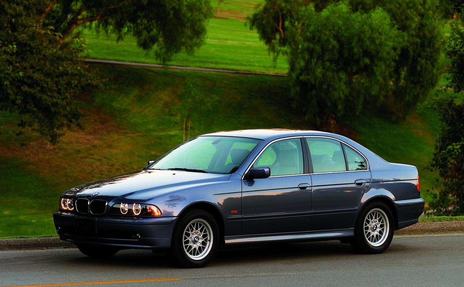 BMW - Populaire français d'automobiles: 2001 BMW 5 Series