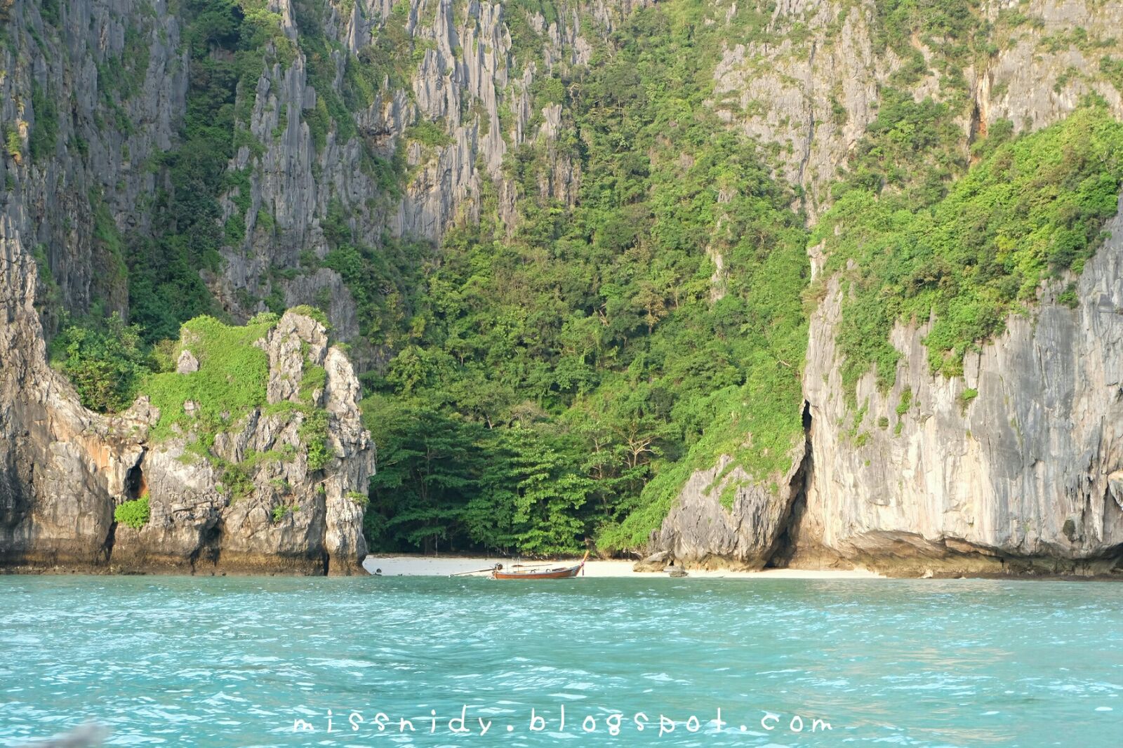 maya bay phiphi island