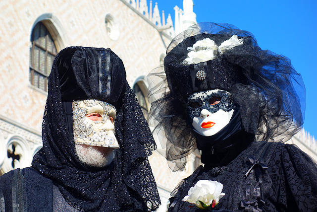 Kde je v Benátkách "Stodolní ulice"?, průvodce Benátky, kam v Benátkách, co vidět v Benátkách, Benátský karneval, program Benátského karnevalu, masky, zažijte Benátky jako místní