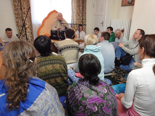 Sankarshan Das Relishing the Sweet Holy Names of Krishna,Russia