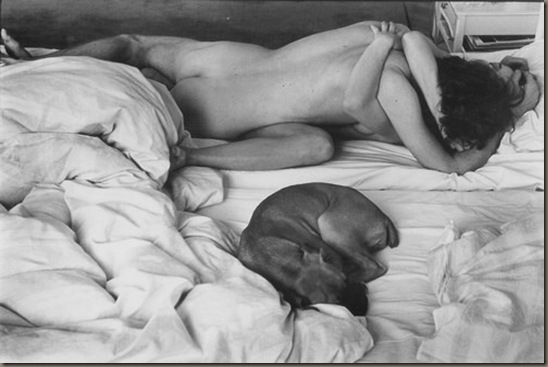 Leonard Freed Amantes en una cama