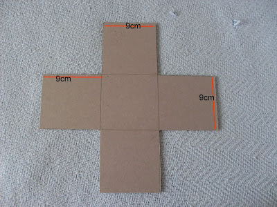 Molde para fazer caixa de presente com papel cartão