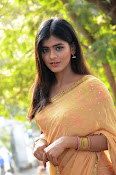 hebah patel cute half saree pics-thumbnail-29