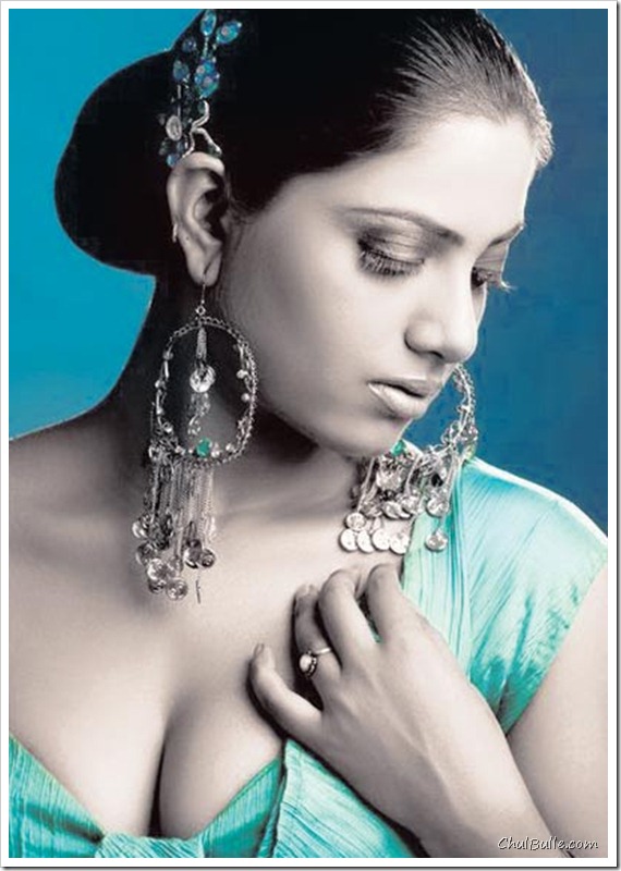 Kavita Radheshyam Hot PhotoShoot, Video : I support Peta