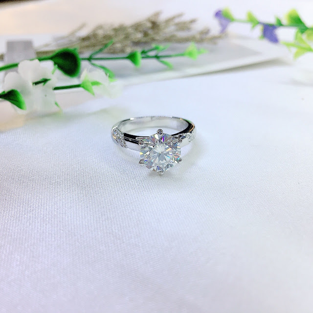 Nhẫn Moissanite sang chảnh