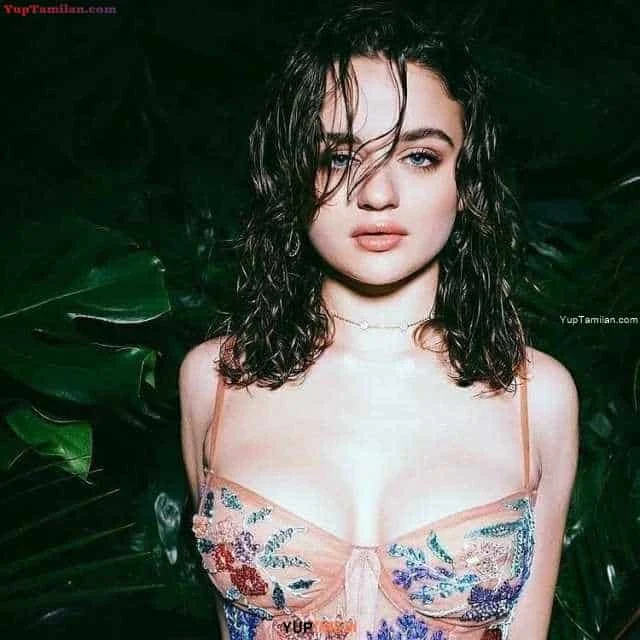 Joey King Sexy Bikini & Lingerie Photos