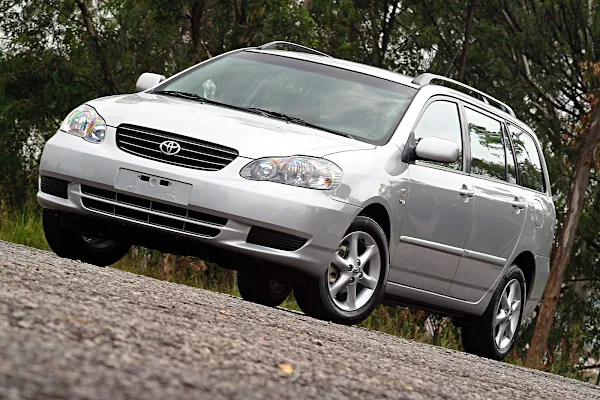 Toyota Corolla Fielder 2004