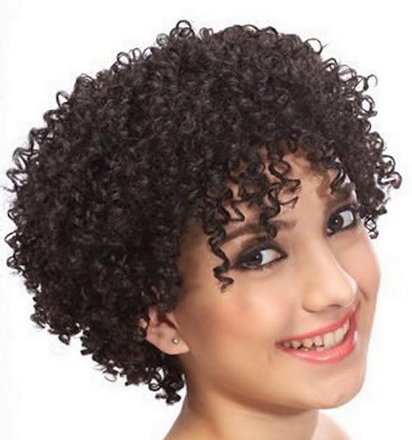 Cute Curly Frisuren für schwarze Frauen