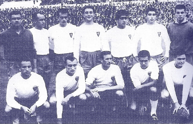 📸REAL ZARAGOZA C. D. 📆20 septiembre 1959 ⬆️Yarza, Torres, Alustiza, José Luis, Reija, Isasi y Pampols (portero suplente). ⬇️Csabay, Mauro, Murillo, Vila y Marcelino. REAL ZARAGOZA C. D. 6 🆚 GRANADA C. F. 2 Domingo 20/09/1959. Campeonato de Liga de 1ª División, jornada 2. Zaragoza, estadio de La Romareda. GOLES: ⚽0-1: 11’, Arsenio Iglesias. ⚽1-1: 14’, Murillo. ⚽2-1: 30’, Mauro. ⚽3-1: 32’, Murillo. ⚽4-1: 62’, Vila. ⚽5-1: 65’, Marcelino. ⚽5-2: 68’, Vázquez. ⚽6-2: 75’, Murillo.