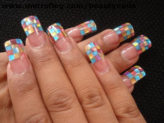 Uñas acrílicas decoradas