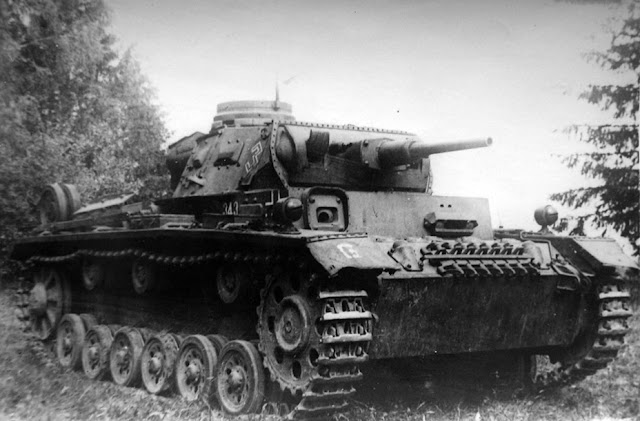 Tauchpanzer III на базе Pz.Kpfw.III Ausf.G на НИБТ Полигоне, конец августа 1941 года