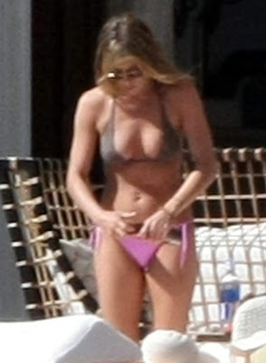 jennifer aniston bikini pictures