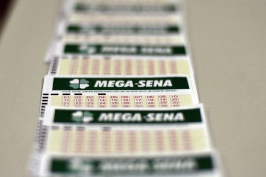 Mega-Sena acumula e prêmio vai para R$ 22 milhões