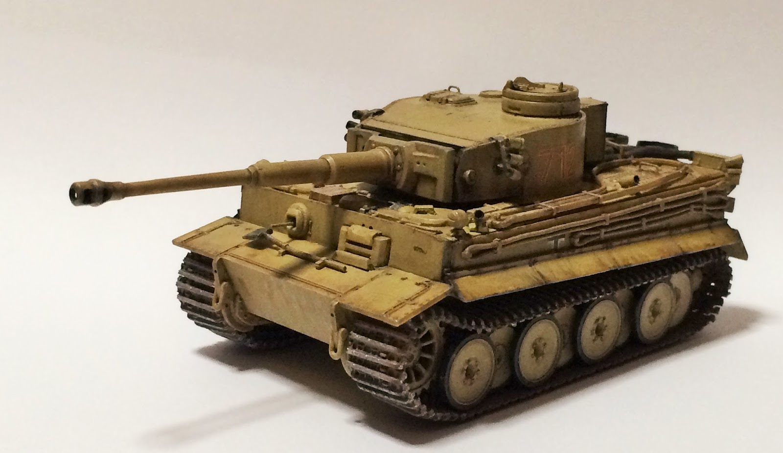 ミニスケールAFV WORLD もしくは オヤジ趣味 戦車作り