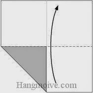 Bước 3: Gấp cạnh dưới tờ giấy lên phía trên