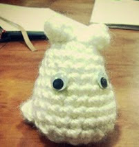 http://len-gumis.blogspot.com.es/2012/12/little-white-totoro.html