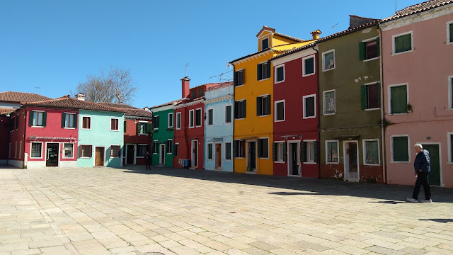 Burano i kolorowa zabudowa