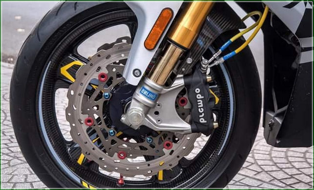 Kampas Rem Merek Brembo - Tip Modifikasi Yamaha Jupiter MX King Exciter Gaya Balap MOTO GP Sporti Keren Abis