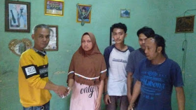 Peduli Sosial, Jurnalis Sertim Berikan Tali Asih untuk Keluarga Almarhum Hendra Gudel